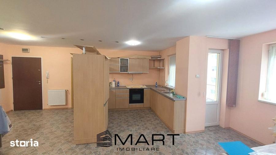 Apartament cu 3 camere, mobilat în Central