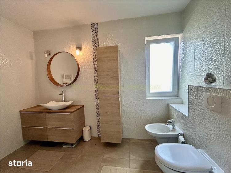Casă cu 4 camere cu Teren 540 Mp în Sânpetru