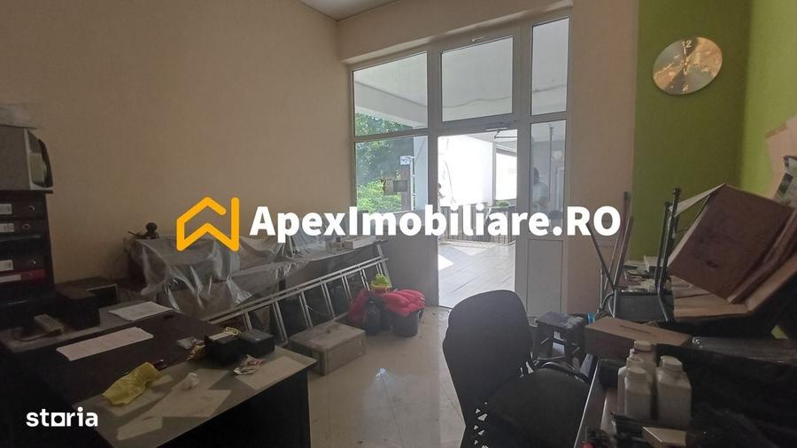 Spațiu comercial, de 30 mp, în Titan