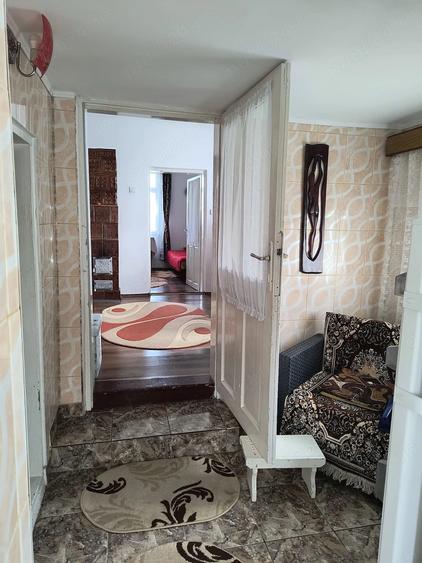 Casă cu 3 camere cu Teren 2700 Mp în Central