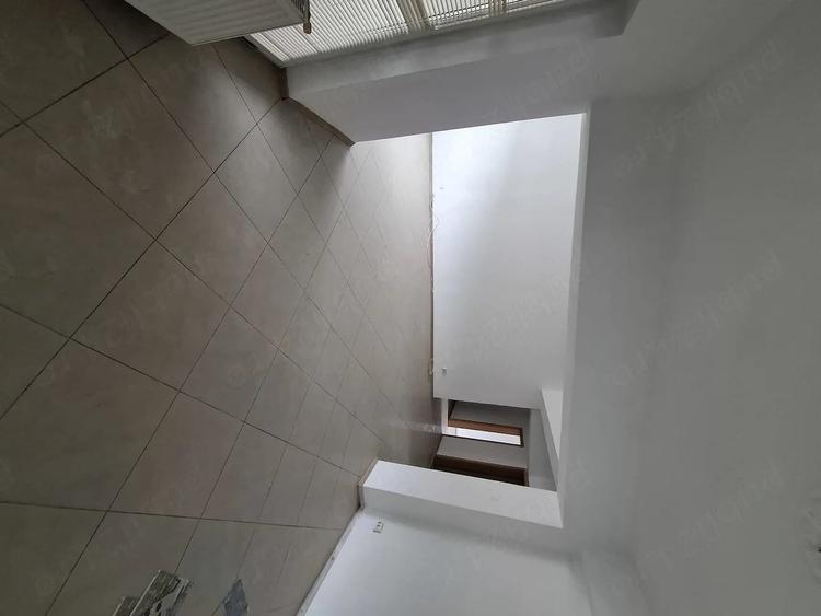 Vand apartament cu 4 camere confort 1 decomandat zona centrala - 6