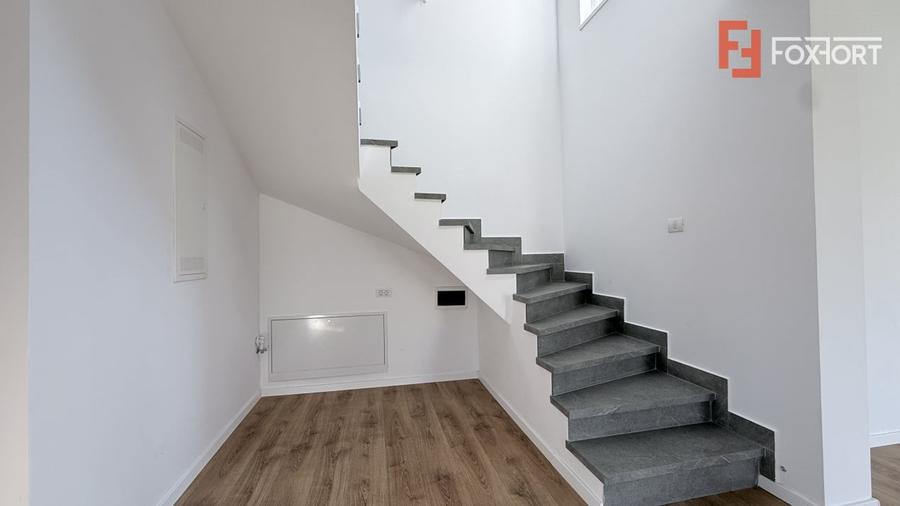 Duplex cu 5 camere cu Canalizare în Moșnița Nouă