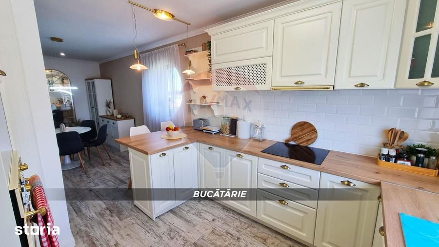Casă cu 5 camere cu Teren 1000 Mp în Recea