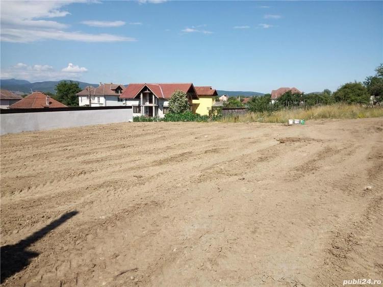 Teren de 3000 mp, în Central