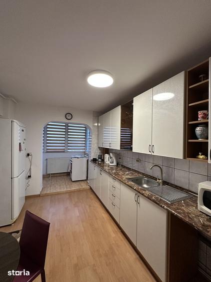 Apartament cu 2 camere decomandat în Tractorul