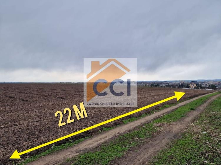 Teren agricol intravilan de 10000 mp, în Vest