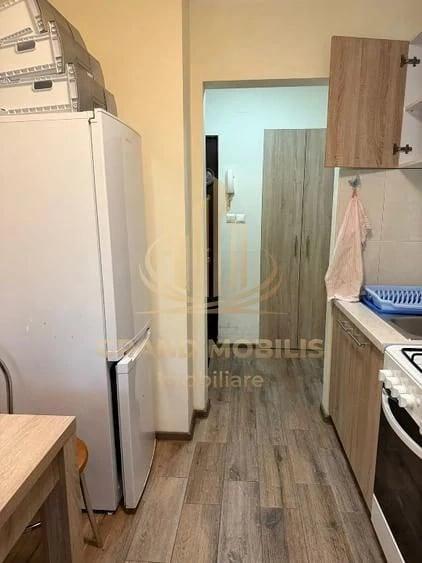 Apartament cu 2 camere semidecomandat, mobilat în Take Ionescu