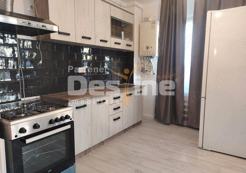 Apartament cu 3 camere în Aradului