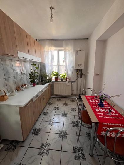 Apartament cu 2 camere semidecomandat în Est