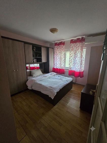 Apartament cu 4 camere semidecomandat în Orizont