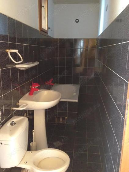 Apartament cu 3 camere semidecomandat în Ultracentral