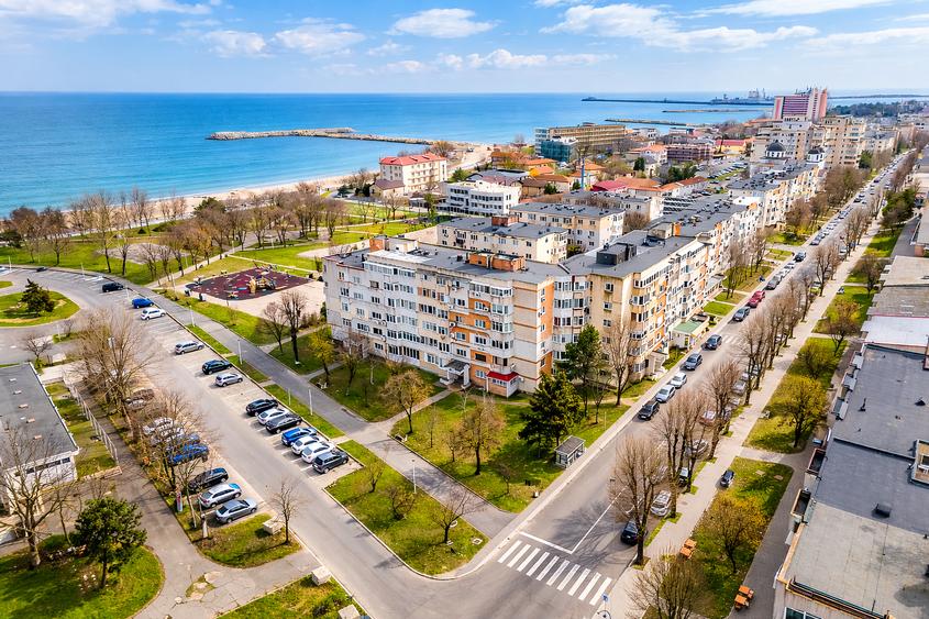 Apartament cu 2 camere decomandat, mobilat în Nord-Est