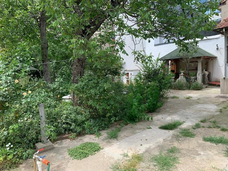 Casă cu 6 camere cu Teren 1050 Mp în Dacia