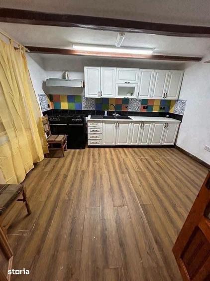 Casă cu 1 camere cu Teren 1279 Mp în Central