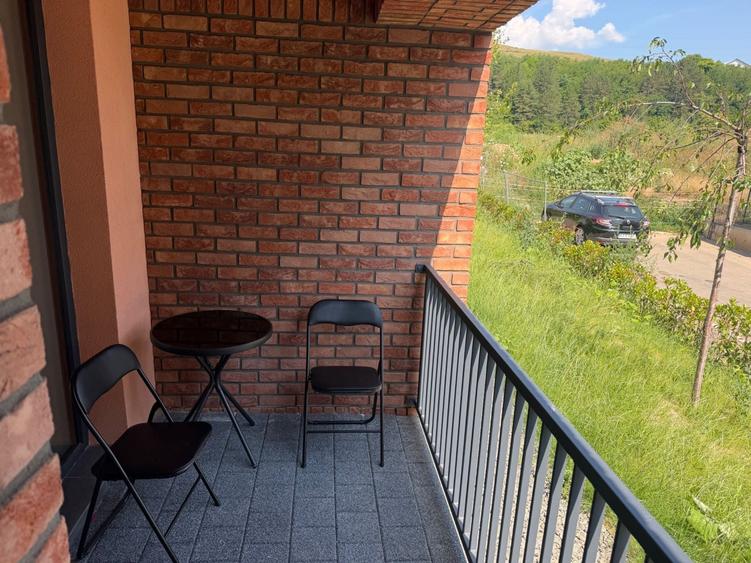 Apartament cu 2 camere decomandat în Florești