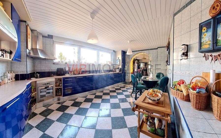 Casă cu 5 camere cu Piscina în Dămăroaia