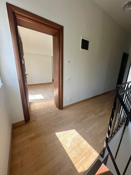 Casă individuală cu 5 camere cu Canalizare în Corbeanca