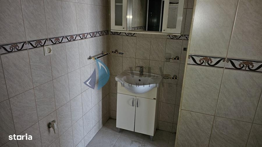 Apartament cu 3 camere decomandat în Tudor