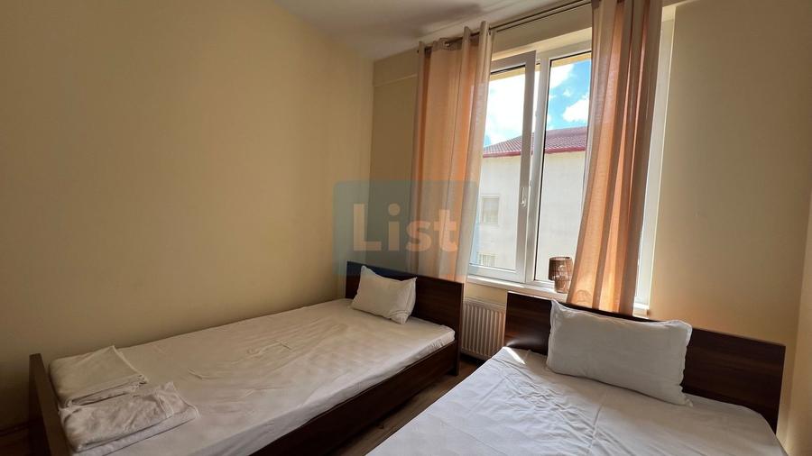Apartament cu 4 camere semidecomandat, mobilat în Zorilor