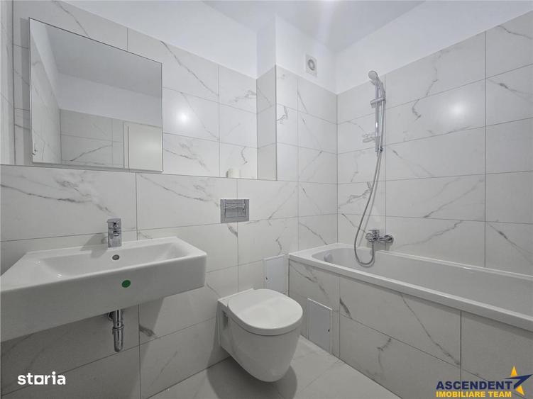 Apartament cu 3 camere decomandat în Tractorul