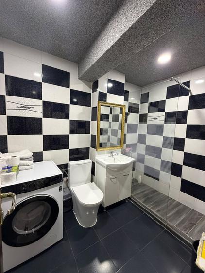 Apartament cu 3 camere semidecomandat în Florești