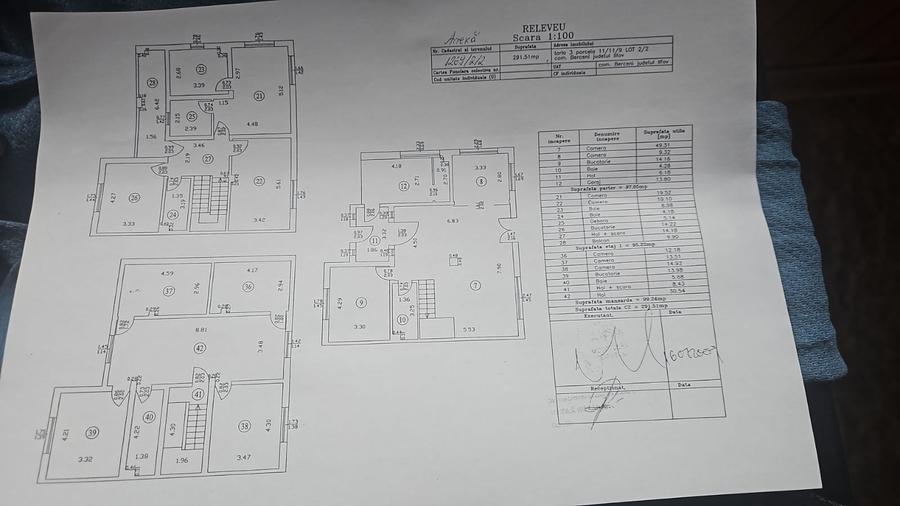 Casă individuală cu 8 camere cu Garaj în Berceni