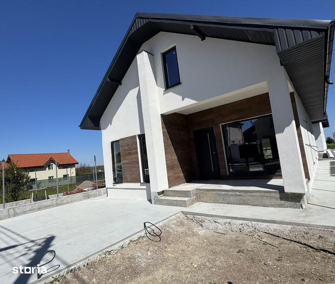 Casă cu 3 camere cu Teren 280 Mp în Valu lui Traian