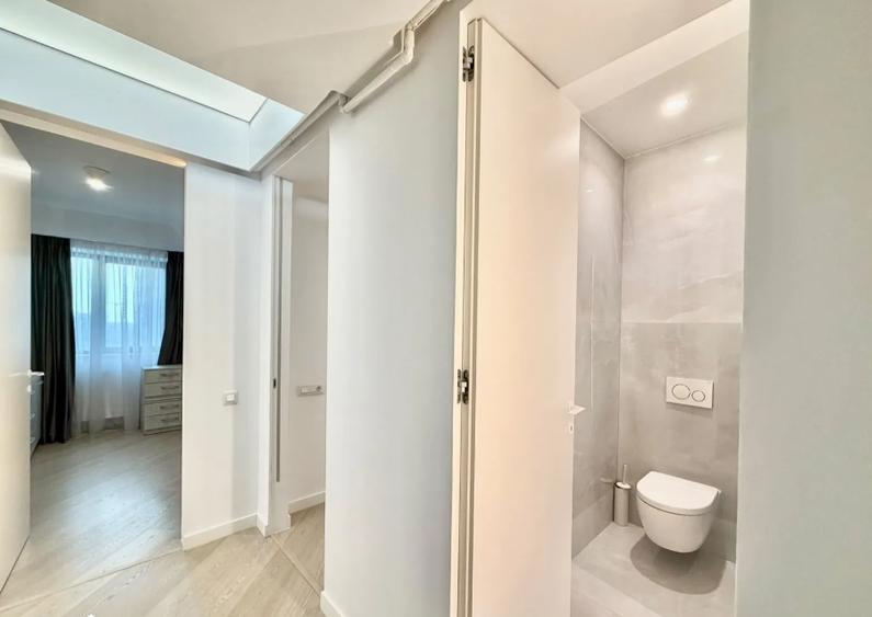 Apartament cu 3 camere semidecomandat în Pipera