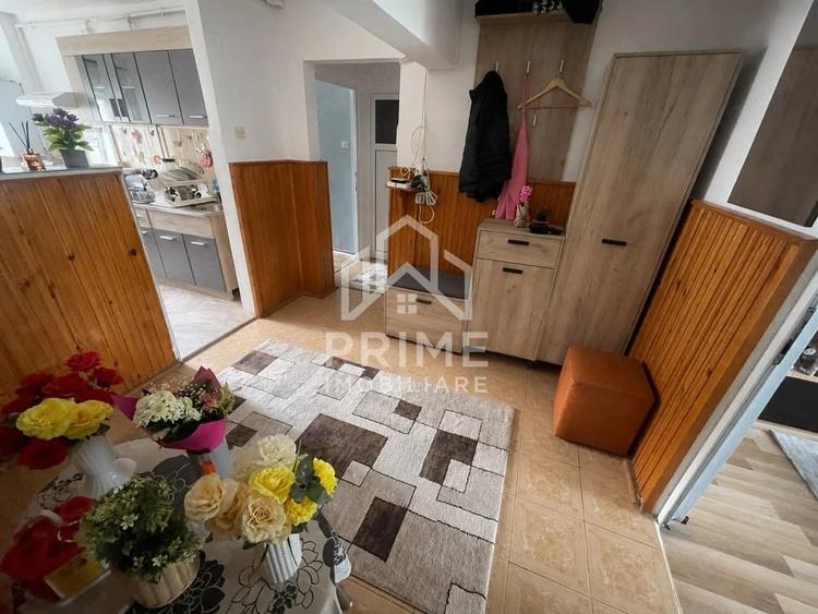 Apartament cu 4 camere decomandat în Cetate