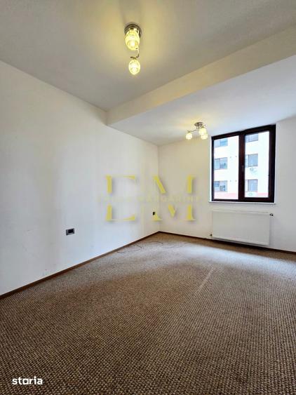 Apartament cu 3 camere în Tractorul