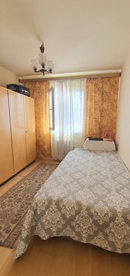 Vand apartament 2 camere , semidecomandat , zona Vasile Aaron - 4