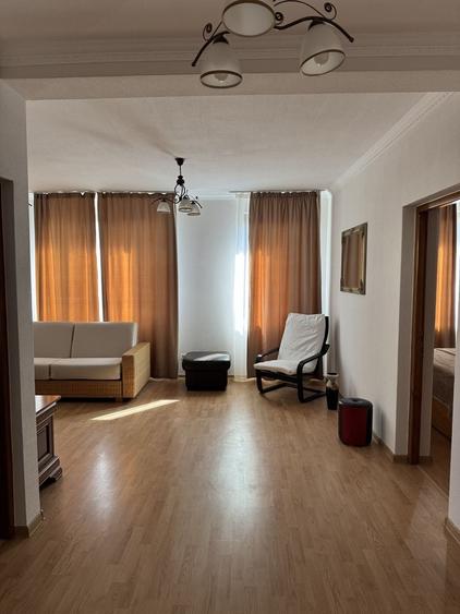 Casă cu 4 camere cu Teren 300 Mp în Sânmartin