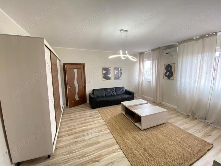 Apartament cu 3 camere decomandat în Intim