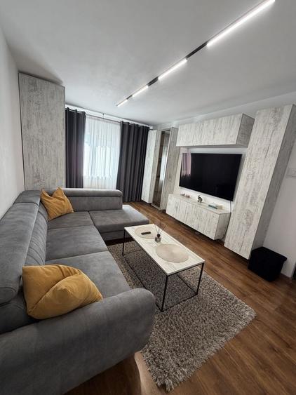 Apartament cu 2 camere decomandat în Broșteni