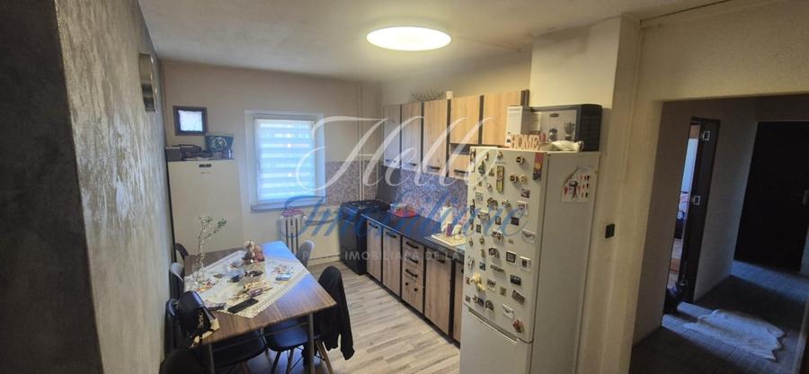 Apartament cu 3 camere decomandat, mobilat în Grigorescu
