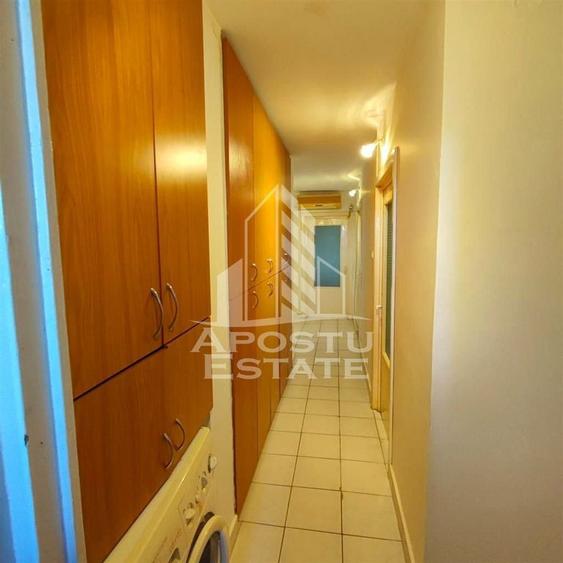 Apartament cu 4 camere decomandat, mobilat în Central