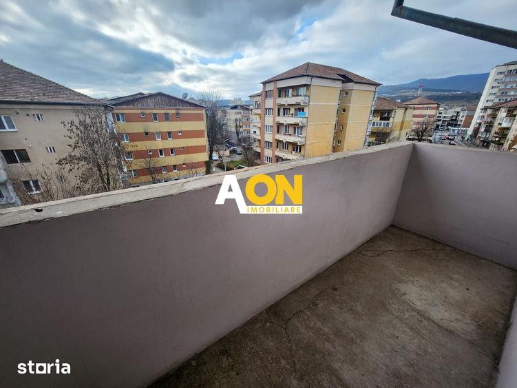 Apartament cu 3 camere în Cetate