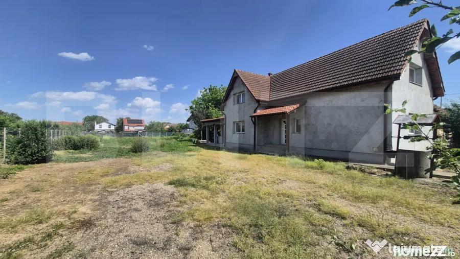 Casa cu 3 dormitoare de vanzare, 150 mp, teren 1345 mp, loca - 3