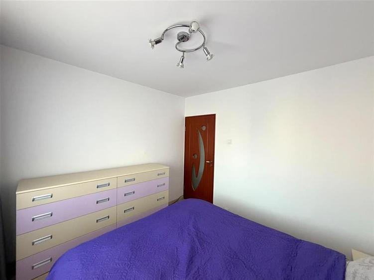 Apartament cu 3 camere decomandat în Rogerius