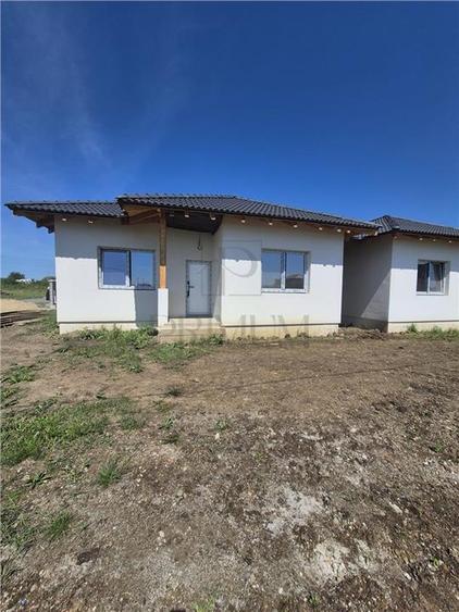 Duplex cu 3 camere cu Canalizare în Moșnița Nouă