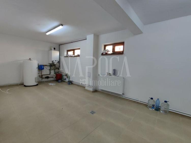 Casă individuală cu 7 camere cu Canalizare în Iris