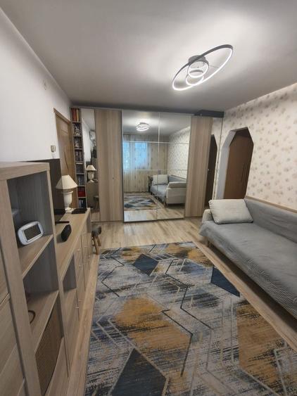 Apartament cu 2 camere semidecomandat în Progresul