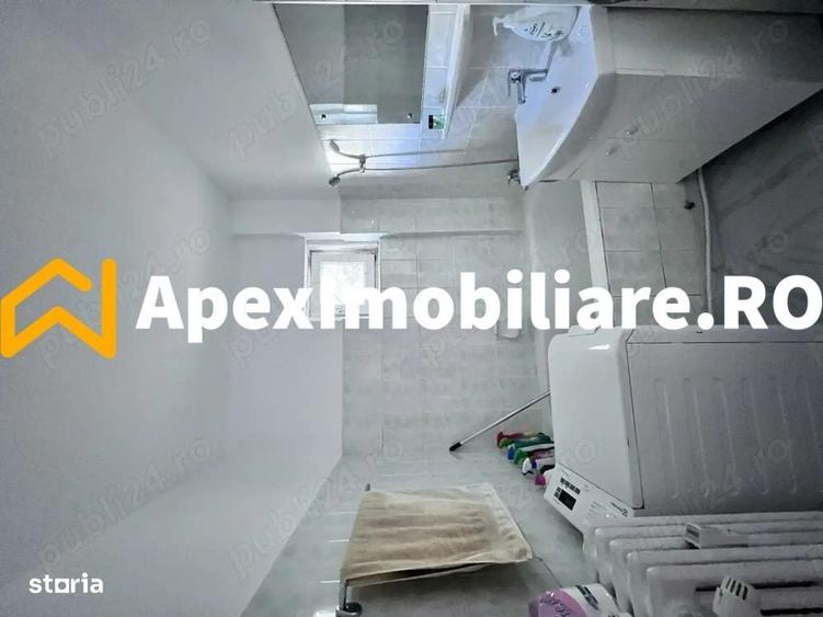 Apartament cu 3 camere semidecomandat în Giulești