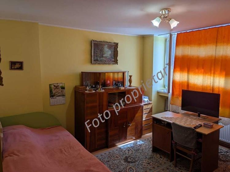 Apartament cu 3 camere decomandat în Simeria
