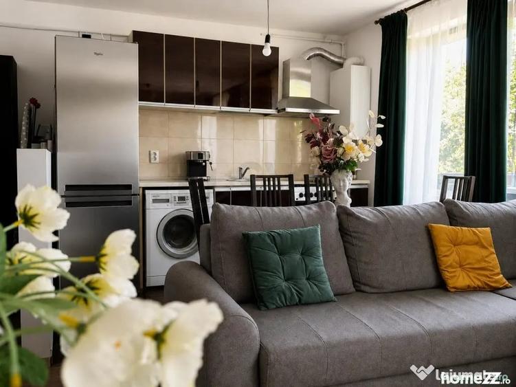 Apartament cu 3 camere decomandat, mobilat în Tineretului