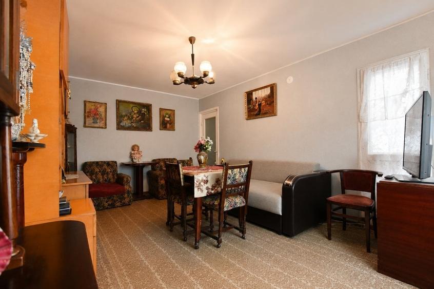 Apartament cu 3 camere decomandat în 1 Mai