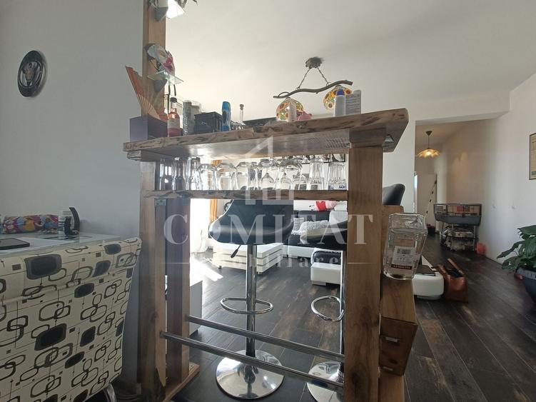 Apartament cu 3 camere semidecomandat, mobilat în Florești