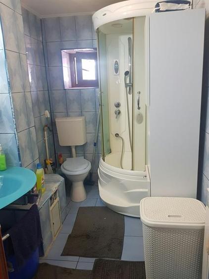 Apartament cu 3 camere decomandat, mobilat în Apollo