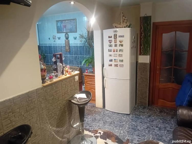 Apartament cu 2 camere decomandat în Precista