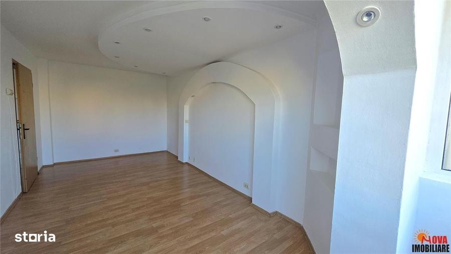 Apartament cu 2 camere decomandat în Triaj